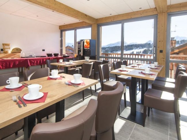 Petit d&eacute;jeuner inclus, appartement et chambre Les Saisies